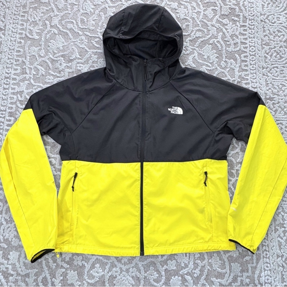 The North Face Women’s Flyweight Hoodie - Picture 6 of 15